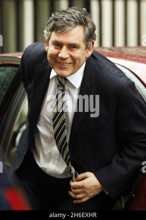 Kanzler Gordon Brown verlässt Downing Street. Stockfoto