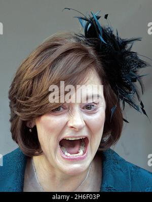 Die Frau des Premierministers, Cherie Blair, wurde im Guildhall in London fotografiert, nachdem sie die Freiheit der Stadt London erhalten hatte. Stockfoto