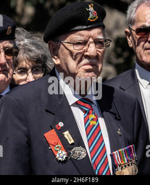 Der D-Day-Veteran Charles Harry Boyer, 93 Jahre alt, vom Norfolk-Regiment, der am D-Day am Sword Beach landete und über sein Alter, der Armee beizutreten, log. Stockfoto