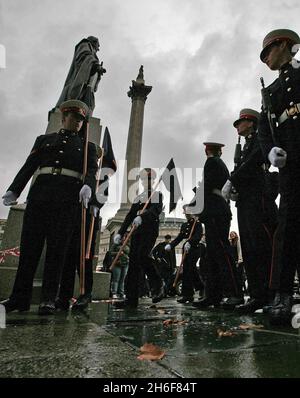 Die jährliche Trafalgar Day Parade findet auf dem Trafalgar Square statt, um die Erinnerung an Admiral Lord Nelson und den Sieg bei der Schlacht von Trafalgar zu ehren. Stockfoto