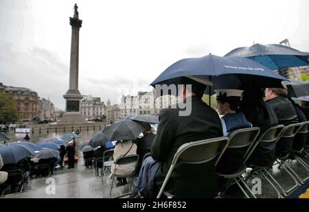 Die jährliche Trafalgar Day Parade findet auf dem Trafalgar Square statt, um die Erinnerung an Admiral Lord Nelson und den Sieg bei der Schlacht von Trafalgar zu ehren. Stockfoto