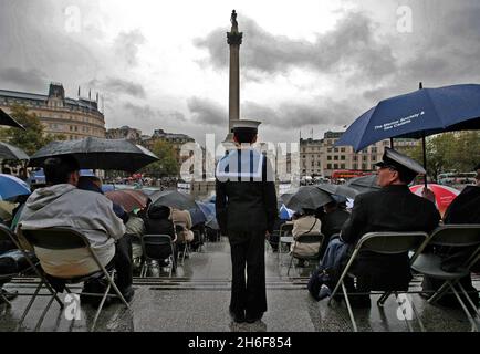 Die jährliche Trafalgar Day Parade findet auf dem Trafalgar Square statt, um die Erinnerung an Admiral Lord Nelson und den Sieg bei der Schlacht von Trafalgar zu ehren. Stockfoto