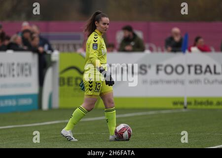 DURHAM CITY, GBR. 14. NOVEMBER Megan Borthwick von Durham Women während des FA Women's Championship Matches zwischen dem FC Durham Women und Liverpool im Maiden Castle, Durham City, am Sonntag, 14. November 2021. (Kredit: Mark Fletcher | MI News) Kredit: MI Nachrichten & Sport /Alamy Live News Stockfoto