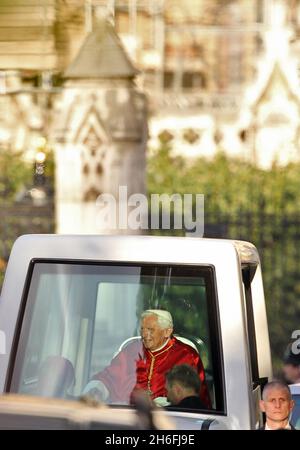 Papst Benedikt XVI. Wurde heute Abend in Westminster während seines viertägigen Besuchs in Großbritannien abgebildet Stockfoto