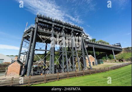 Anderton-Bootsanlegestelle auf östlicher Höhe von der unteren Ebene von Northwich, der Stadt, 2021 Stockfoto