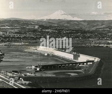 Panorama des Dalles Dam am Columbia River, Portland, Oregon, USA 1959 Stockfoto