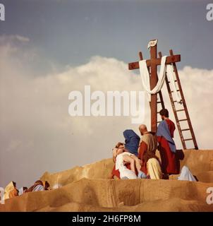 Teathrische Darstellung der Jesus Christus Ablagerung vom Kreuz, Italien 1970er Jahre Stockfoto