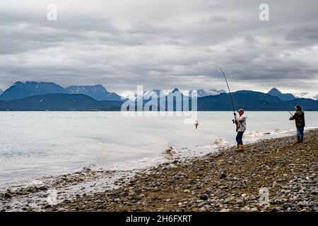 Homer Spit, Alaska, USA - 07. August 2018: Angeln ist eine der wichtigsten Touristenattraktionen in Homer Spit und Kenai in Alaska Stockfoto