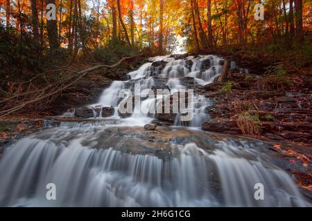 Vogel State Park, Georgia, USA in der Herbstsaison. Stockfoto