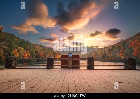 Vogel State Park, Georgia, USA in der Herbstsaison. Stockfoto