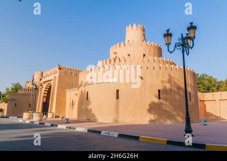 Abgestufte Turm im Al Ain Palace Sheikh Zayed Palace Museum in Al Ain, Vereinigte Arabische Emirate Stockfoto