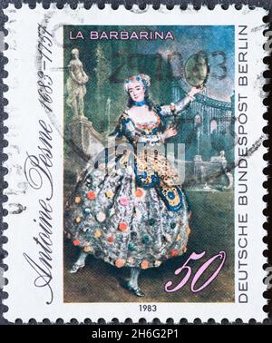 DEUTSCHLAND, Berlin - UM 1983: Eine Briefmarke aus Deutschland, Berlin mit La Barbarina (Barbara Campanini) zum 300. Geburtstag von Antoine Pesne Stockfoto