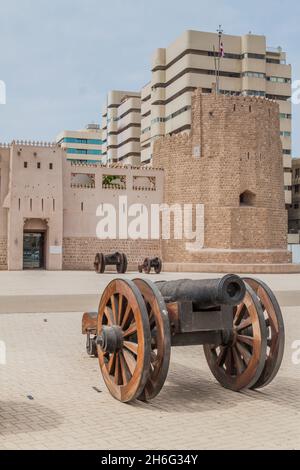 Kanone vor Sharjah Al Hisn Fort, VAE Stockfoto