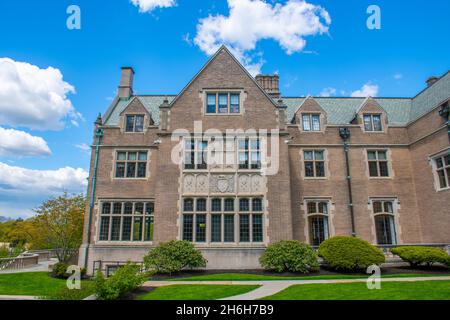 Loren Towle Estate ist ein historisches Anwesen, das 1920 in der 785 Center Street im Dorf Newton Center, Massachusetts, USA, erbaut wurde. Jetzt ist dieses Gebäude Ne Stockfoto