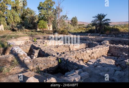 Blick auf die Ruinen von Bethsaida, auch bekannt als Julias, ein Ort, der im Neuen Testament erwähnt wird und der Heimat des heiligen Petrus war, der sich an der östlichen Seite des Sees von Galilee in Israel befindet. Stockfoto