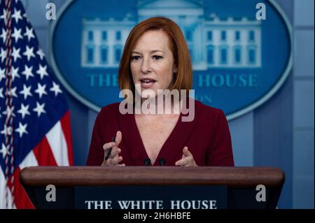 Washington, USA 15. November 2021. 15. November 2021 - Washington, DC, USA: Die Presseministerin des Weißen Hauses, Jen Psaki, spricht bei einer Pressekonferenz im Pressesprecheraum des Weißen Hauses. (Foto: Michael Brochstein/Sipa USA) Quelle: SIPA USA/Alamy Live News Stockfoto