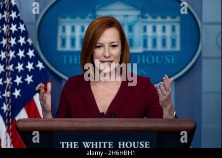 Washington, USA 15. November 2021. 15. November 2021 - Washington, DC, USA: Die Presseministerin des Weißen Hauses, Jen Psaki, spricht bei einer Pressekonferenz im Pressesprecheraum des Weißen Hauses. (Foto: Michael Brochstein/Sipa USA) Quelle: SIPA USA/Alamy Live News Stockfoto