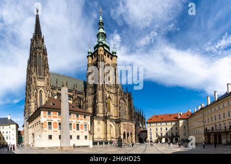 Prag, Tschechien - 23. September 2021: Blick auf die Burg in Prag Stockfoto