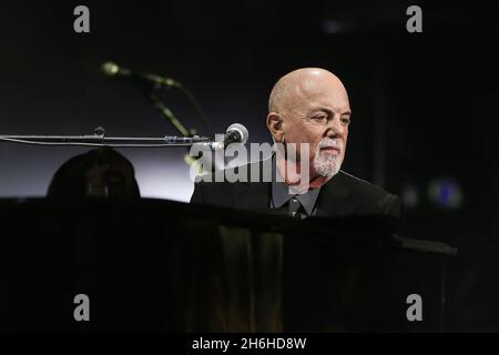 New York, Usa. November 2021. Billy Joel tritt während eines Musikkonzerts im Madison Square Garden in New York City auf. Kredit: SOPA Images Limited/Alamy Live Nachrichten Stockfoto