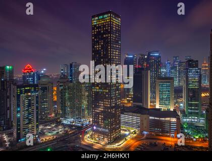 Panorama-Luftaufnahme der westbay Doha Skyline bei Tageslicht ist die West Bay einer der prominentesten Bezirke von Doha. Stockfoto