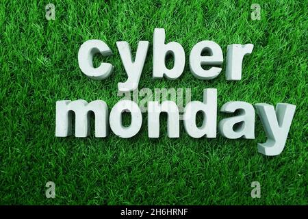 Cyber Monday aus einem konkreten Alphabet-Geschäftskonzept Stockfoto