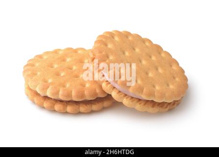 Zwei cremegefüllte Sandwich-Weizen-Cracker auf Weiß isoliert Stockfoto