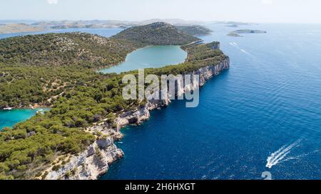 Luftaufnahme des Salzsees mir im Naturpark Telascica, Kroatien Stockfoto