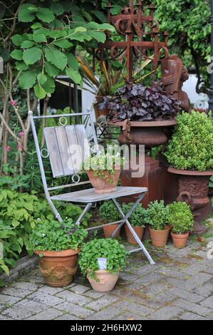 SOLINGEN, DEUTSCHLAND - 15. JUNI 2013: Dekoration des deutschen Gartens Ulbrich im Juni Stockfoto