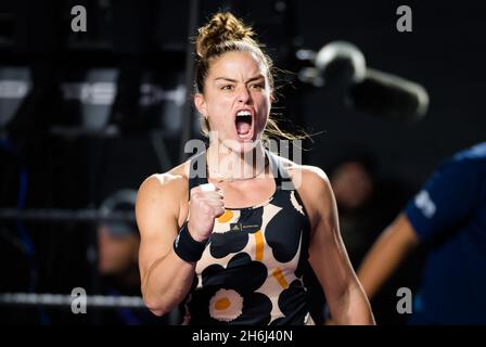 Maria Sakkari aus Griechenland im Einsatz gegen Aryna Sabalenka aus Weißrussland beim dritten Round-Robin-Spiel beim Akron WTA-Finale 2021 Guadalajara, Masters WTA-Tennisturnier am 15. November 2021 in Guadalajara, Mexiko - Foto: Rob Prange/DPPI/LiveMedia Stockfoto