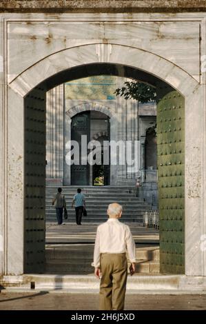 Eintritt zur Blauen Moschee in der Altstadt von Istanbul Wahrzeichen des Tourismus in der Türkei Stockfoto