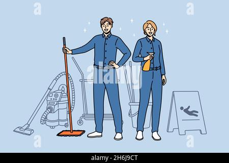 Hausarbeit und Reinigungskräfte Konzept. Junge lächelnde Frau und Mann Reiniger in blauen Uniform stehend halten Werkzeuge für die Reinigung in den Händen Vektor-Illustration Stock Vektor