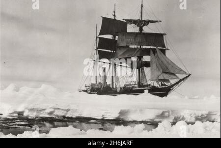 Kapitän Scotts Antarktisexpedition Terra Nova im Eis Stockfoto
