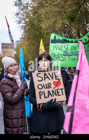 Rette unseren Planeten, protestiere gegen Lord Mayor Show, Rise and Rebel march, Extinction Rebellion, London, Großbritannien. November 2021 Stockfoto