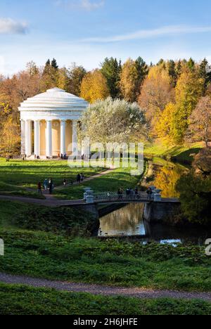 Der Tempel der Freundschaft im Pawlowsker Park, Pawlowsk, in der Nähe von St. Petersburg, Russland, Europa Stockfoto