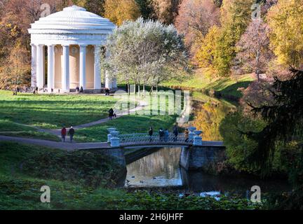 Der Tempel der Freundschaft im Pawlowsker Park, Pawlowsk, in der Nähe von St. Petersburg, Russland, Europa Stockfoto