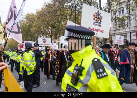 Protest gegen Lord Mayor Show, Rise and Rebel march, Extinction Rebellion, London, Großbritannien. November 2021 Stockfoto