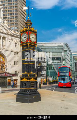 Ansicht der Little Ben Clock, 1892 Nachbildung von Big Ben, Victoria, London, England, Vereinigtes Königreich, Europa Stockfoto