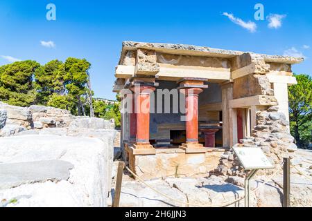 Alte Ruinen des minoischen Palastes in Knossos Bronzezeit archäologische Stätte, Heraklion, Kreta, griechische Inseln, Griechenland, Europa Stockfoto