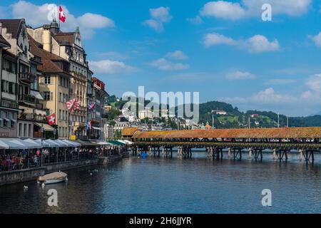 Kapellbrücke (Kapellbrücke, Holzfußbrücke, Luzern, Schweiz, Europa Stockfoto