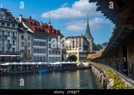 Kapellbrücke (Kapellbrücke, Holzfußbrücke, Luzern, Schweiz, Europa Stockfoto