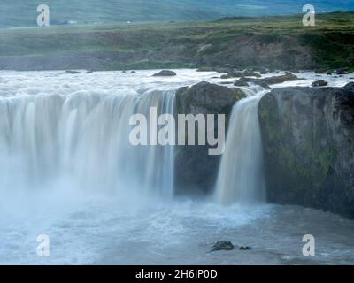 Godafoss (Wasserfall der Götter, Skjalfandafljot River, Baroardalur District, Island, Polarregionen Stockfoto