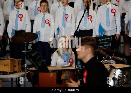 Fearities to 103. Polnischen Unabhängigkeits / Narodowe Święto Niepodległości mit dem Orkiestra Mandolinowców im. Tadeusz Grudziński unter d Stockfoto