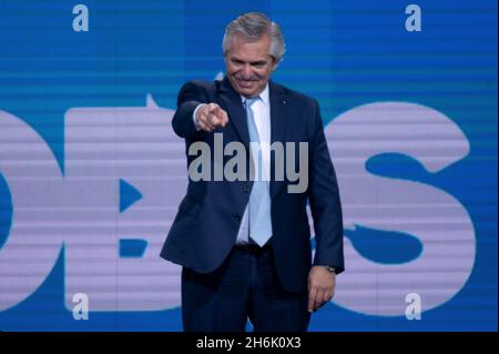 Buenos Aires, Argentinien. 14. November 2021. Rechts. Die Wahl erneuerte die Hälfte der Abgeordnetenkammer und ein Drittel des Senats Kredit: Mario De Fina/FotoArena/Alamy Live News Stockfoto