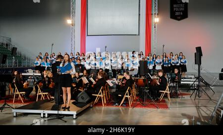 Fearities to 103. Polnischen Unabhängigkeits / Narodowe Święto Niepodległości mit dem Orkiestra Mandolinowców im. Tadeusz Grudziński unter d Stockfoto