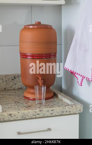 Tonfilter in Brasilien weit verbreitet. Brasilianische Kultur Konzept Bild. Stockfoto