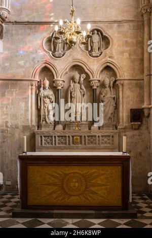 Die Kapelle von St. Clement in der Chichester Cathedral in Chichester, Großbritannien. Mit Dank an den Dekan und das Kapitel der Chichester Kathedrale. Stockfoto