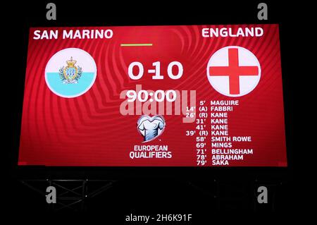 Serravalle, San Marino. 15. November 2021. Eine Anzeigetafel zeigt das Endergebnis des Fußballspiels der Fußball-Europameisterschaft 2022 zwischen San Marino und England. Kredit: Nicolò Campo/Alamy Live Nachrichten Stockfoto