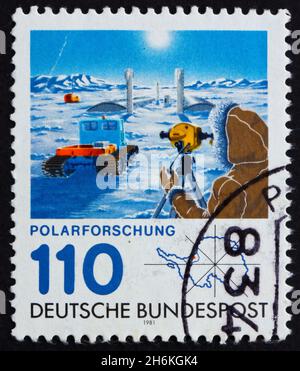 DEUTSCHLAND - UM 1981: Eine in Deutschland gedruckte Briefmarke zeigt die Polarforschungsstation Georg von Neumayer, um 1981 Stockfoto