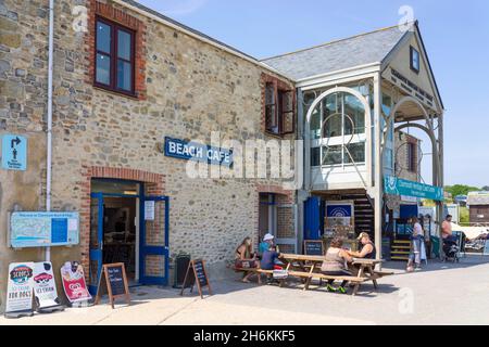 Charmouth Dorset Charmouth Heritage Coast Centre und Strandcafé Charmouth Beach Charmouth Lyme Bay Dorset England Großbritannien GB Europa Stockfoto