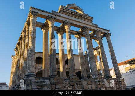 Der römische Tempel der Diana, erbaut in der Zeit der Herrschaft des Kaiser Augustus. Merida, Provinz Badajoz, Extremadura, Spanien. Das Archäologische E Stockfoto